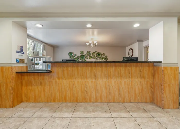 Best Western Plus John Jay Inn & Suites