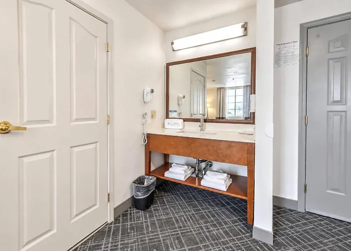Comfort Inn & Suites Lancaster Antelope Valley