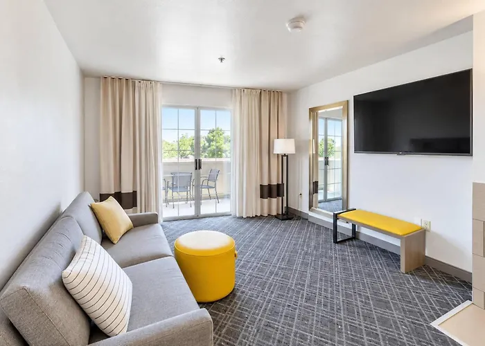Comfort Inn & Suites Lancaster Antelope Valley